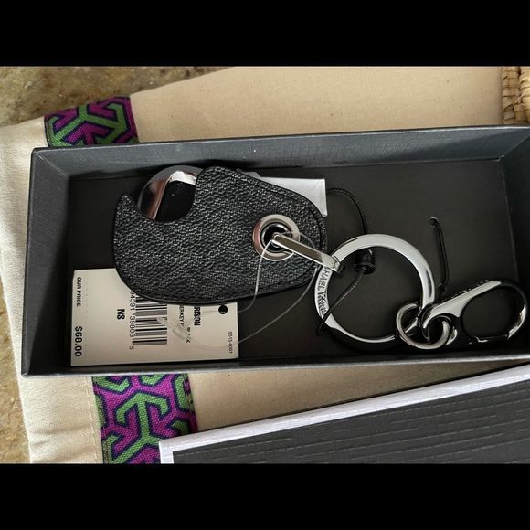 New mk keychain / cans opener gift men’s